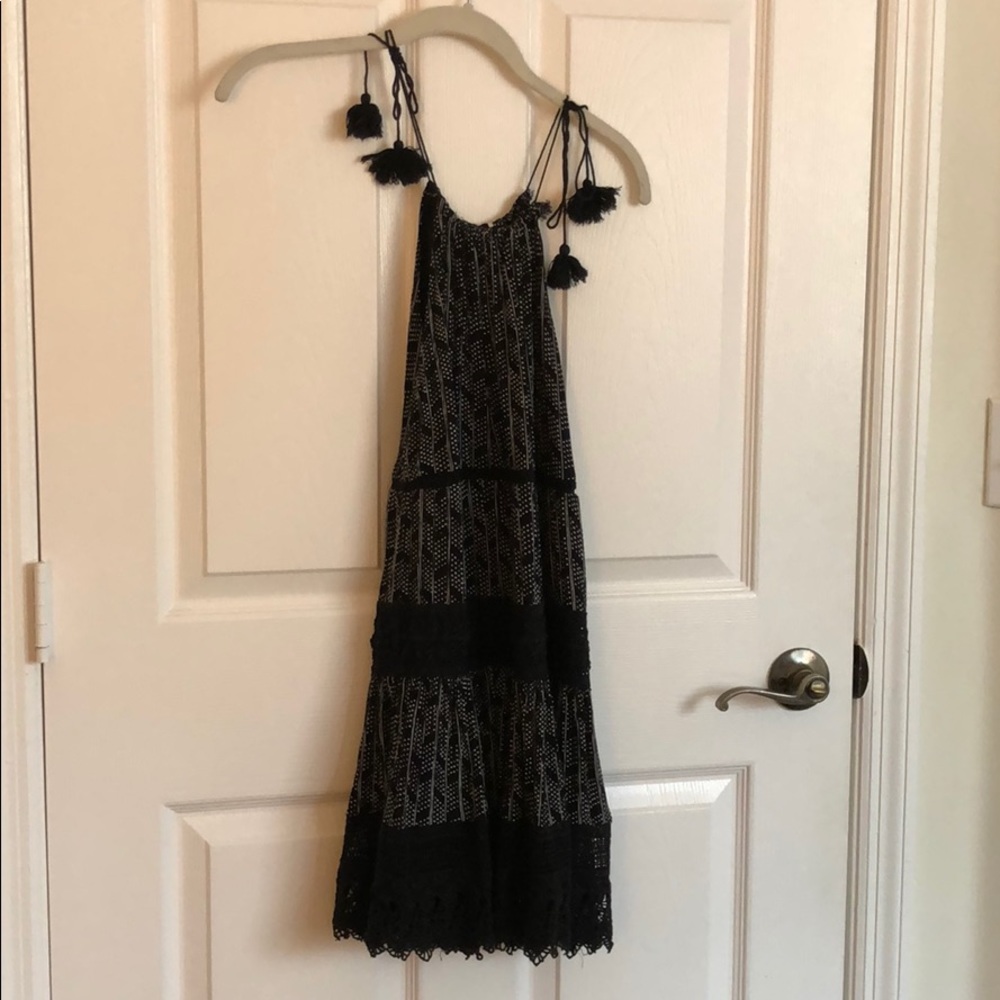 Adjustable tie high neck dress